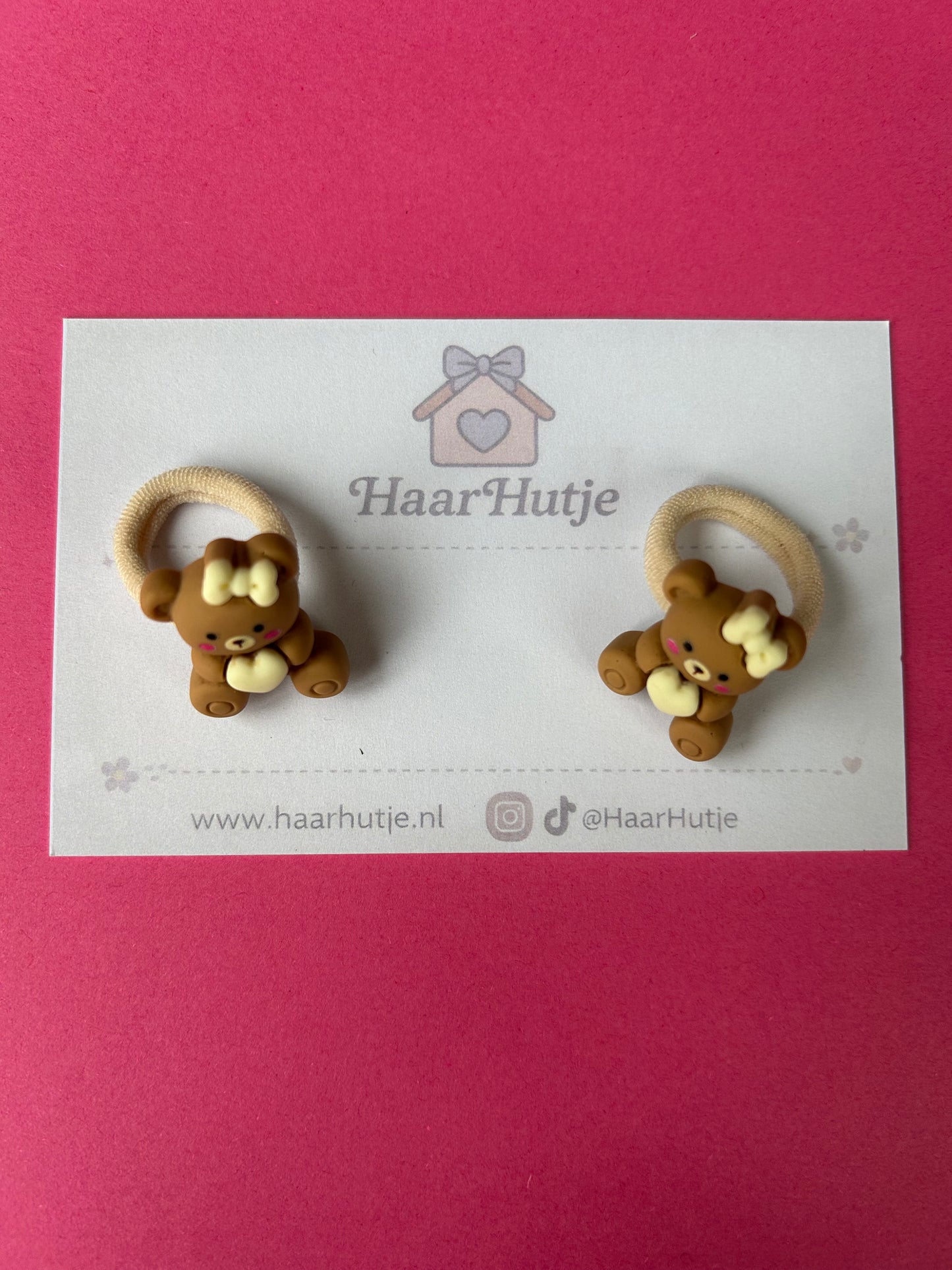 🌸 Bruine hartjesbeer – handgemaakte haarelastiekjes