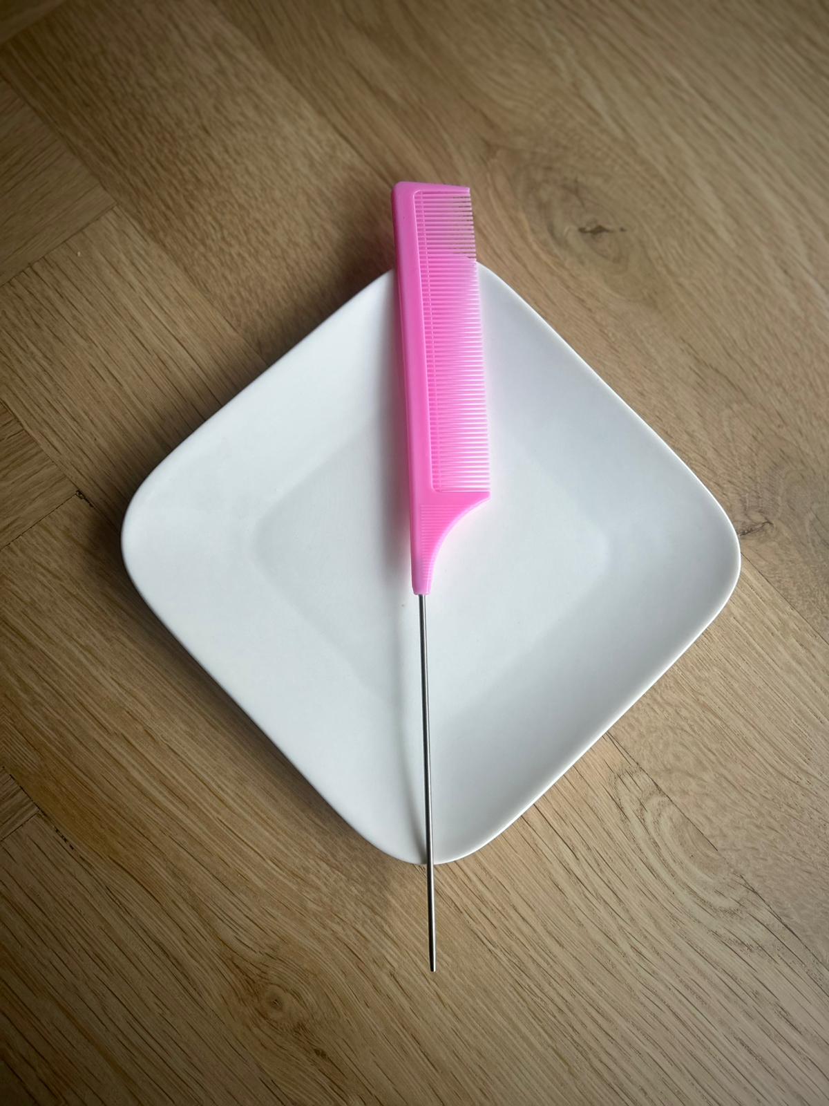 ✨ Puntkam – voor strakke scheidingen in babyhaar